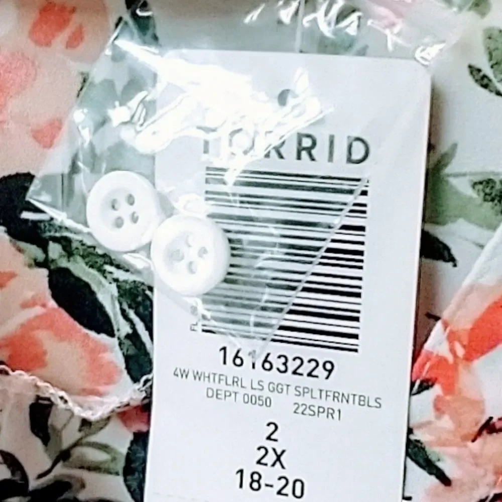 TORRID New Women's Floral Split Front Georgette Blouse. - Picture 15 of 15